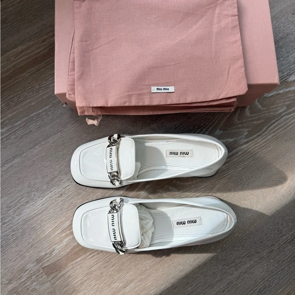 Miu Miu White Patent Leather Chain Logo Loafers Size 37 w/ Box & Dust Bag - Picture 3 of 9